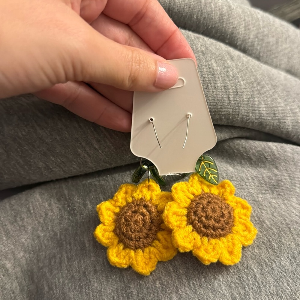 🛍️BUNDLE 3 for $17 SUNFLOWERS cute earrings kawaii food animal - Picture 2 of 2